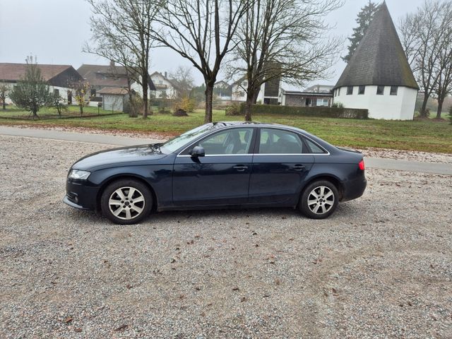 Audi A4 Lim. Attraction-1.HAND-XENON-SHZ-AHK-EURO5-