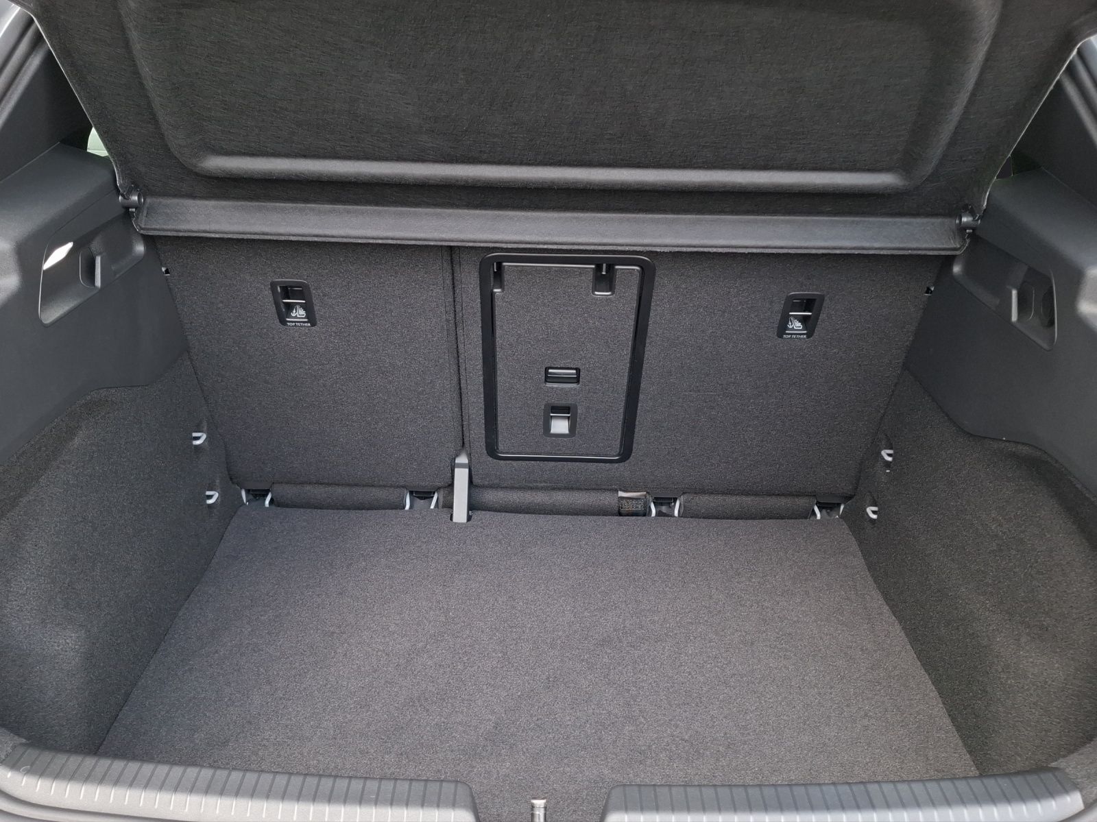 Fahrzeugabbildung CUPRA Born Edition Dynamic LED Navi ACC SHZ RFK 19"
