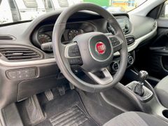 Fahrzeugabbildung Fiat Tipo 1.4 Street AAC SHZ PDC GRA 5 - TÜRER ZV USB