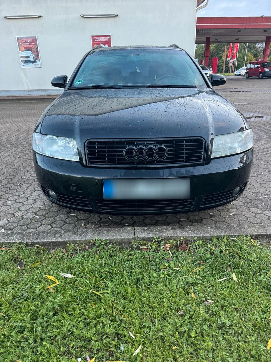 Audi A4 2004 — rear view