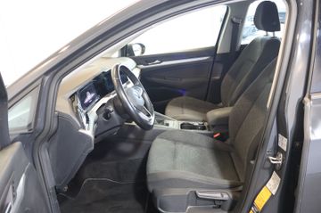 Volkswagen Golf VIII 2.0 TDI Life AID+ACC+CARPLAY+LED+ALU