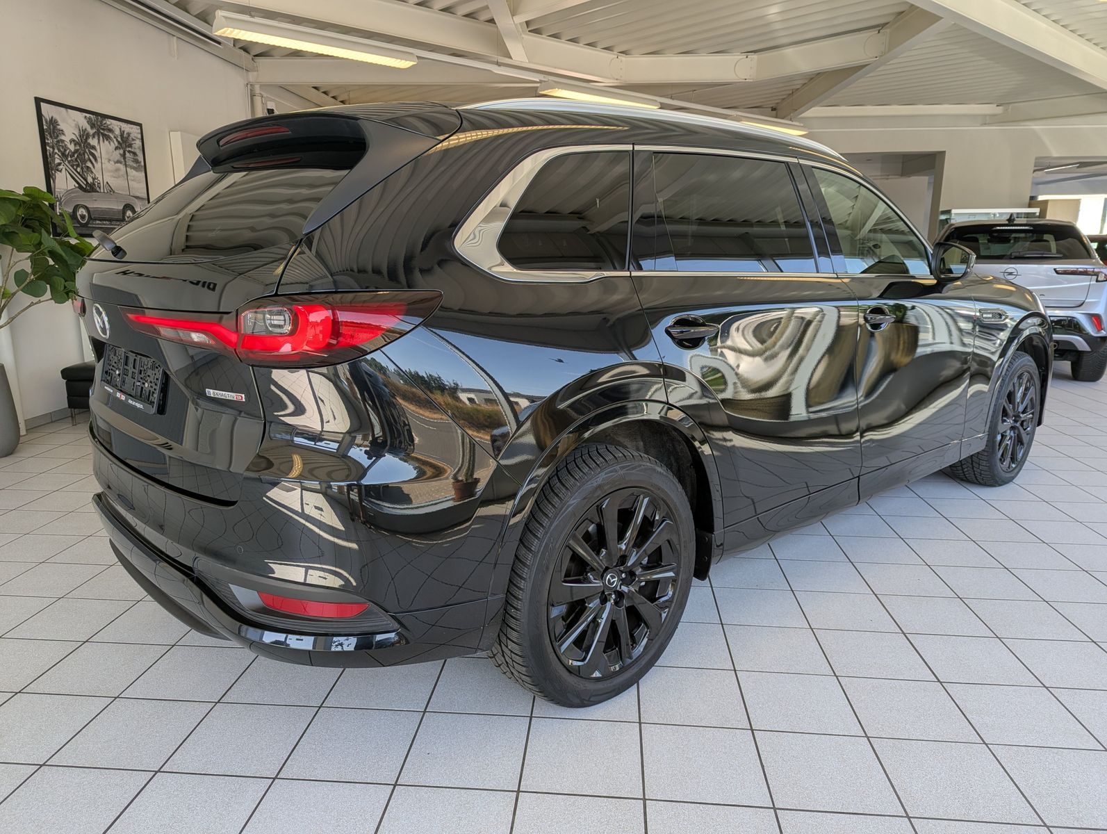 Fahrzeugabbildung Mazda CX-80 3.3L E-SKYACTIV D 254 HOMURA+ 6-Sitze Pano