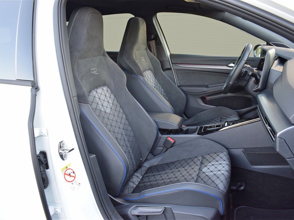 Volkswagen Golf VIII 1.5 eTSI DSG R-Line Pano AHK Matrix foto 5