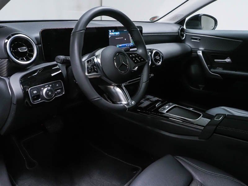 Fahrzeugabbildung Mercedes-Benz A 200 Progressive*MultiBeam*360°*Totwinkel*Navi*