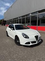 Alfa Romeo Giulietta 1.4 TB - QV Line - weiße Alfa Romeo Giulietta
