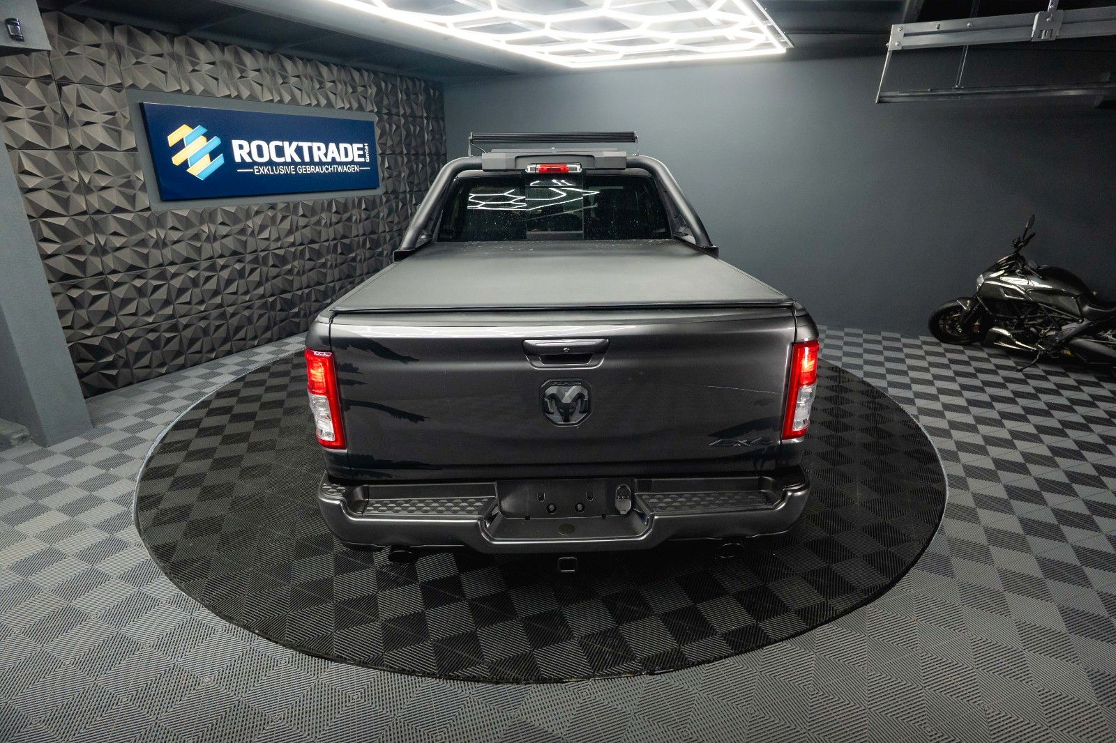 Fahrzeugabbildung Dodge RAM 5.7 V8 HEMI 4x4 OFFROAD LONGBED Limited LED