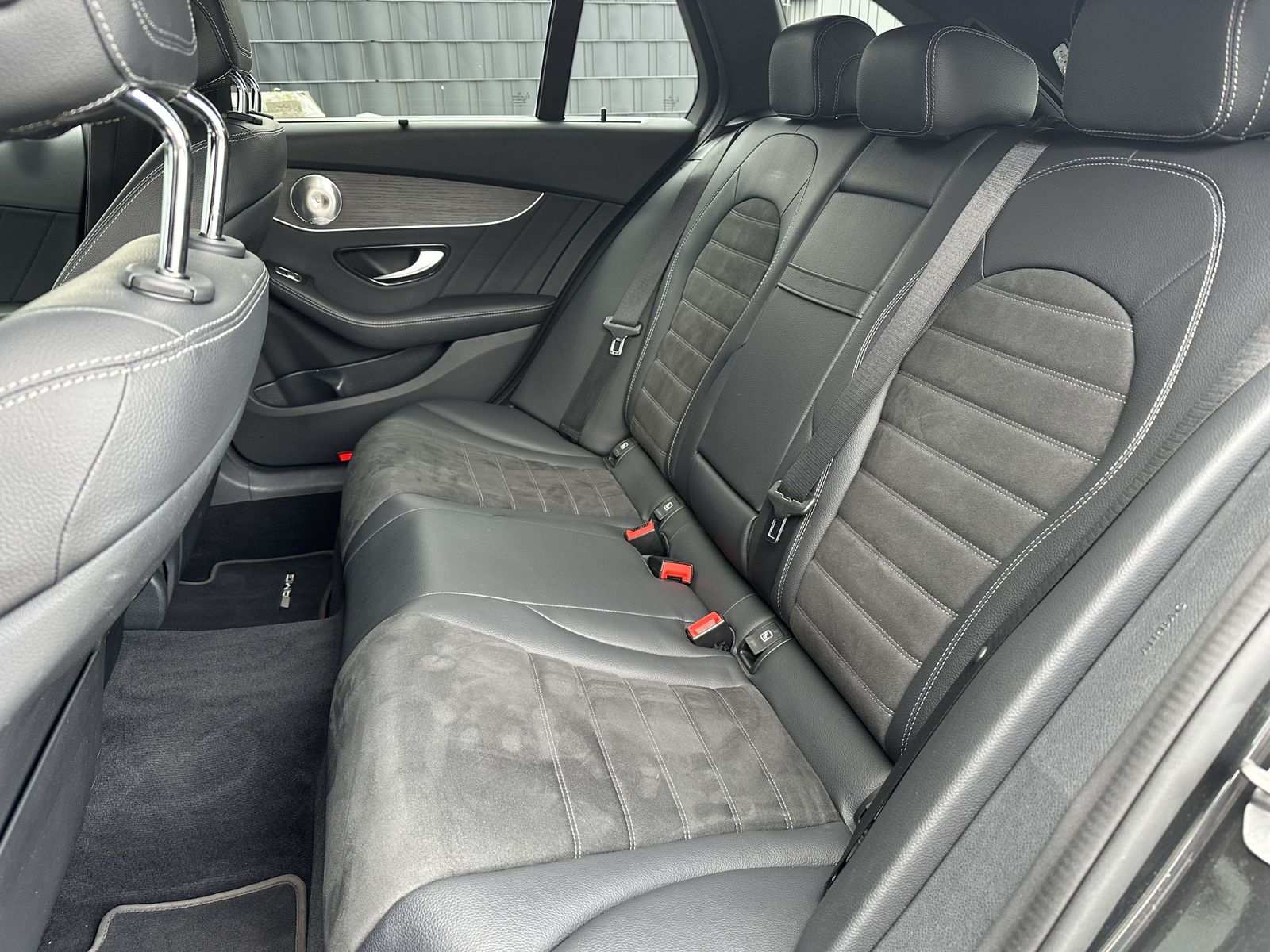 Fahrzeugabbildung Mercedes-Benz C 200 T AMG-Line NAV+LED+AHK+BURMESTER+DISTRONIC