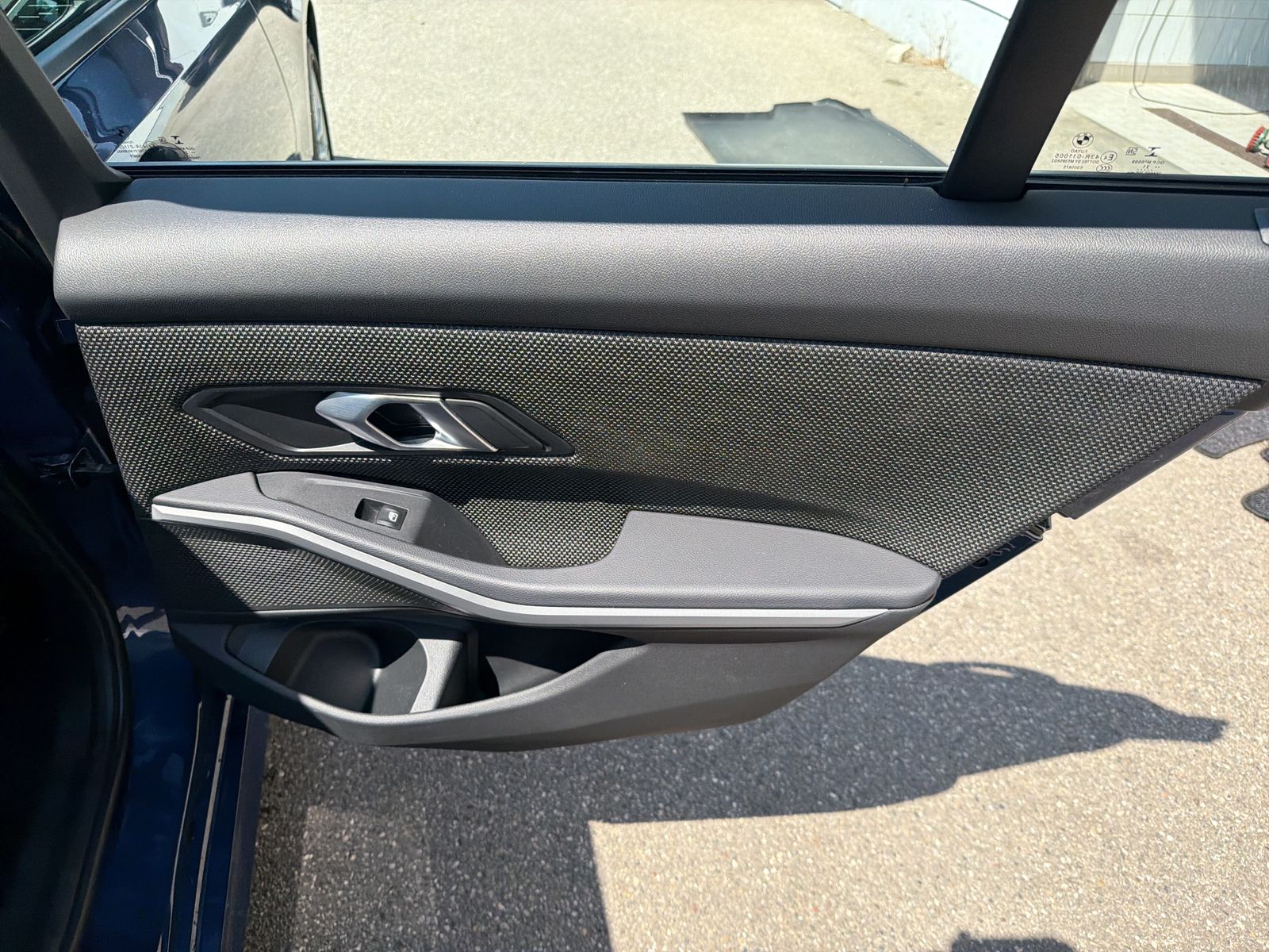 BMW 320i Limousine SHZ DAB foto 15