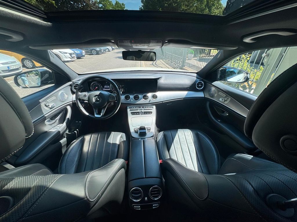 Image of Mercedes-Benz E 250
