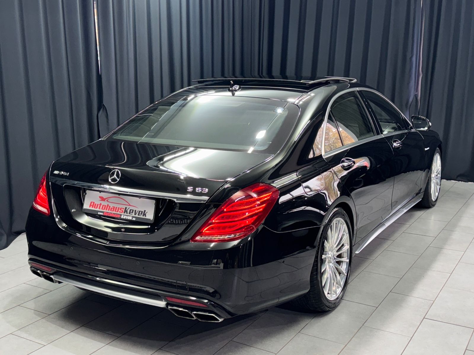 Fahrzeugabbildung Mercedes-Benz S 63 AMG 4Matic L|AMG DRIVERS|LANG|TV|VOLL