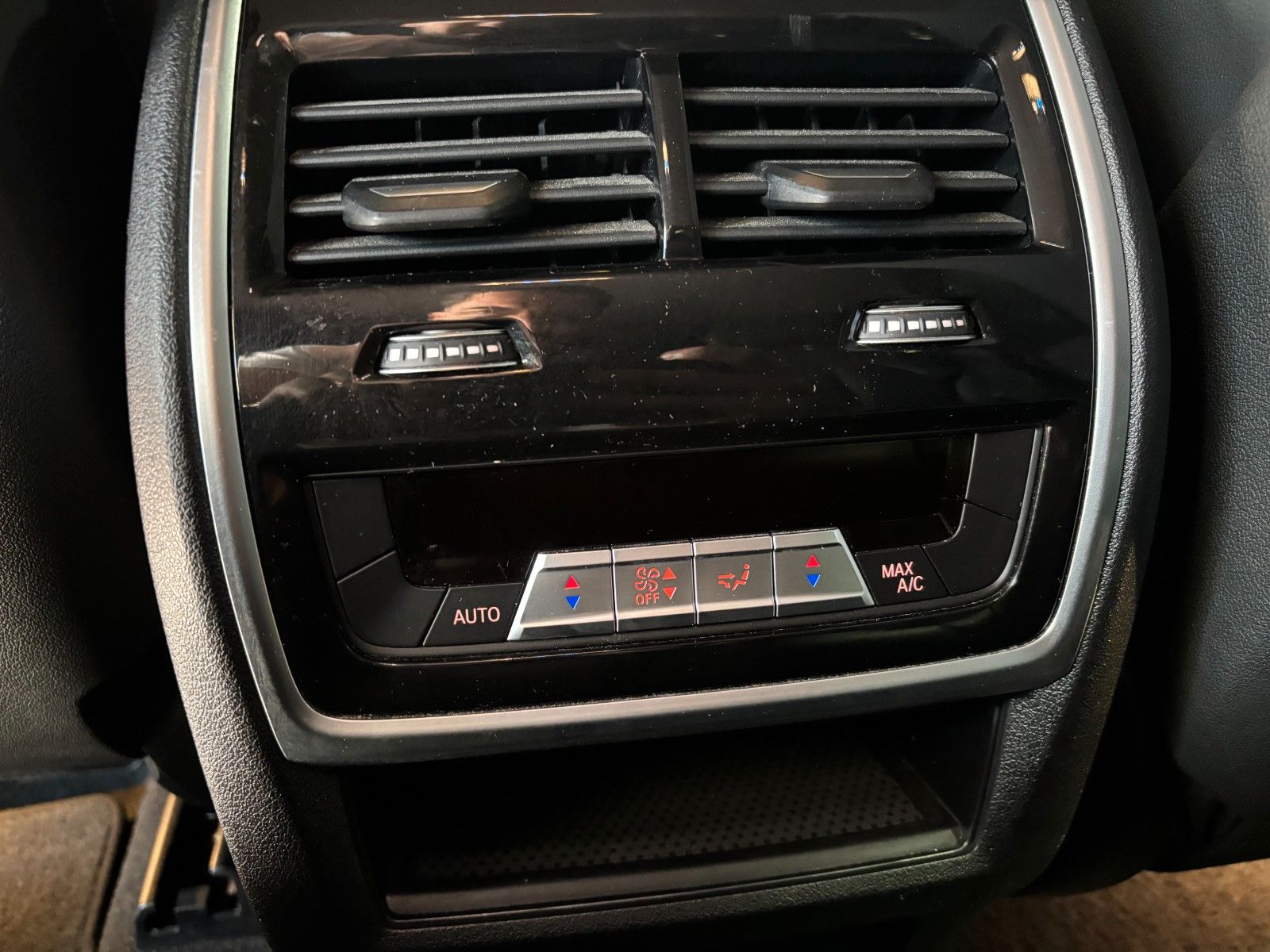 Fahrzeugabbildung BMW X5 xDrive 45e *M-Packet*HUD*360°Kam*Keyless