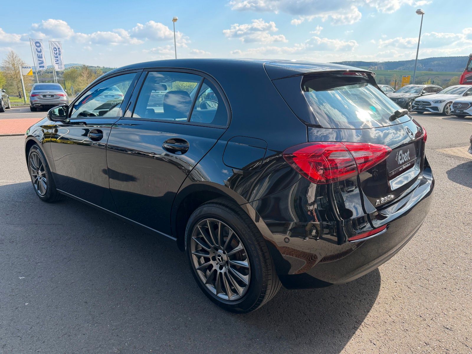 Fahrzeugabbildung Mercedes-Benz A 250e