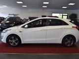 Hyundai i30  BLUETOOTH  KLIMAAUTO SITZHEIZUNG - Hyundai i30: Kleinwagen