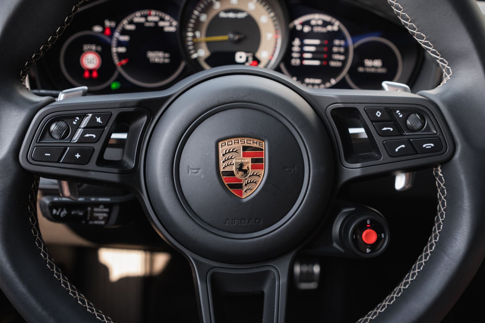 Fahrzeugabbildung Porsche Cayenne Coupe Turbo GT-Burmester-Keramik-1.Hand