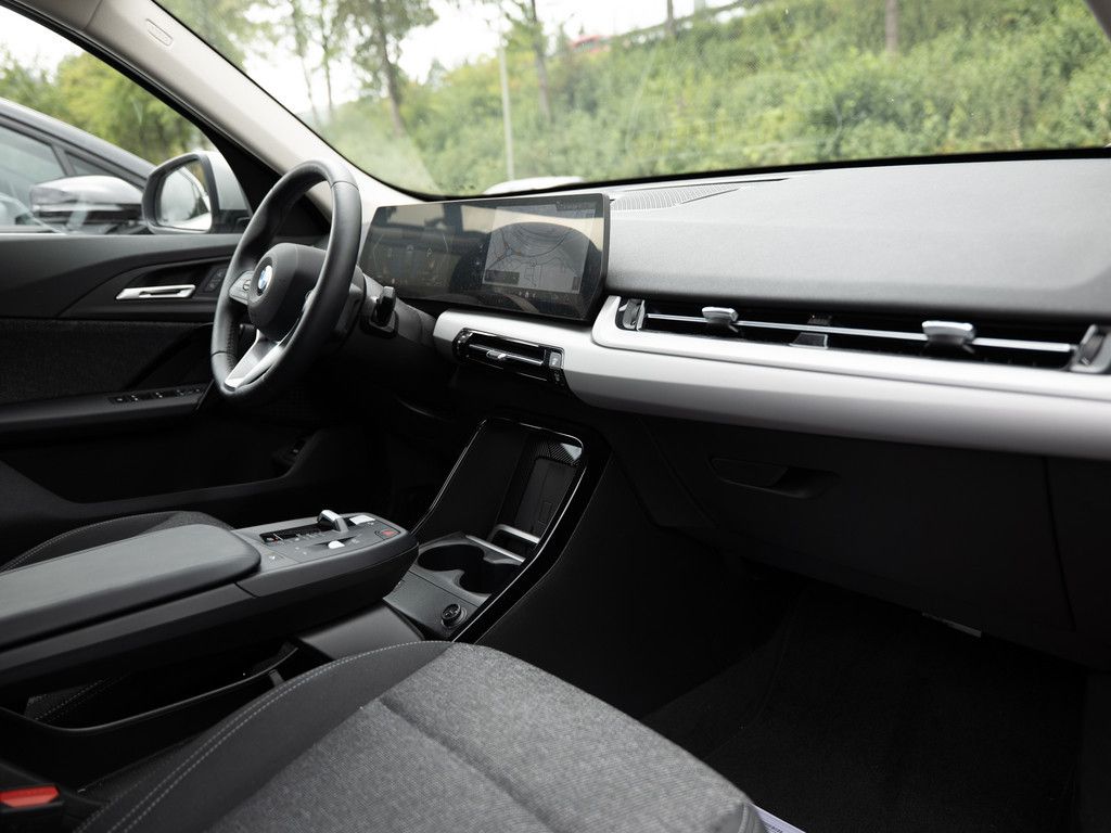 BMW X1 xDrive 20d AHK LED NAVI KAMERA SHZ PDC KLIMA foto 8