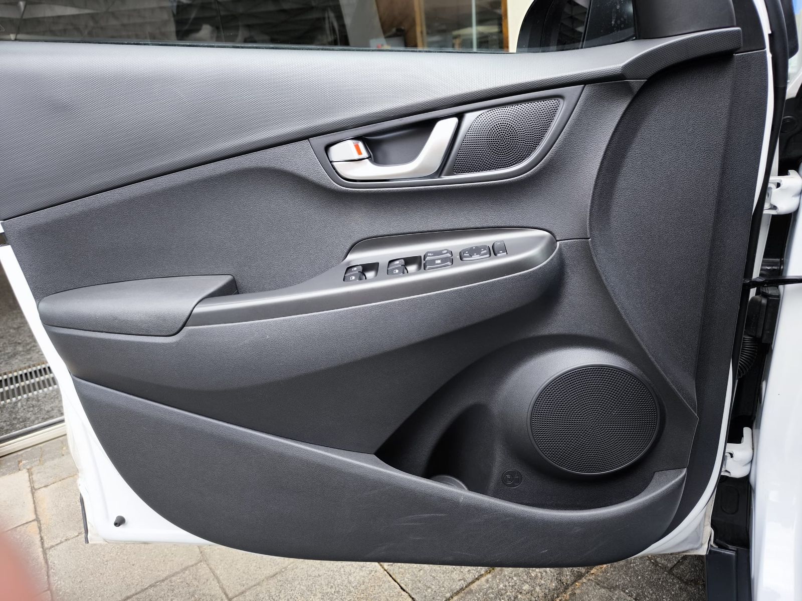 Fahrzeugabbildung Hyundai Kona Elektro Select SHZ+LHZ+KAMERA+ACC+DAB+