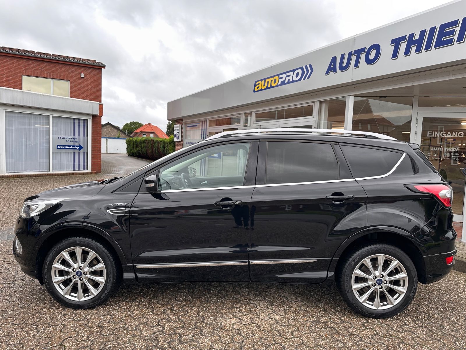 Fahrzeugabbildung Ford Kuga Vignale 2.0 TDCi 4x4 AHK/ACC/BiXenon/Keyfre