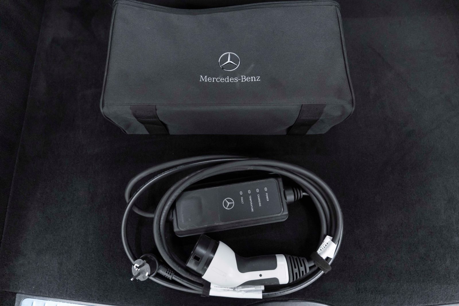 Fahrzeugabbildung Mercedes-Benz GLE 350de 4Matic AMG 3D KAM BURMESTER ACC LUFT