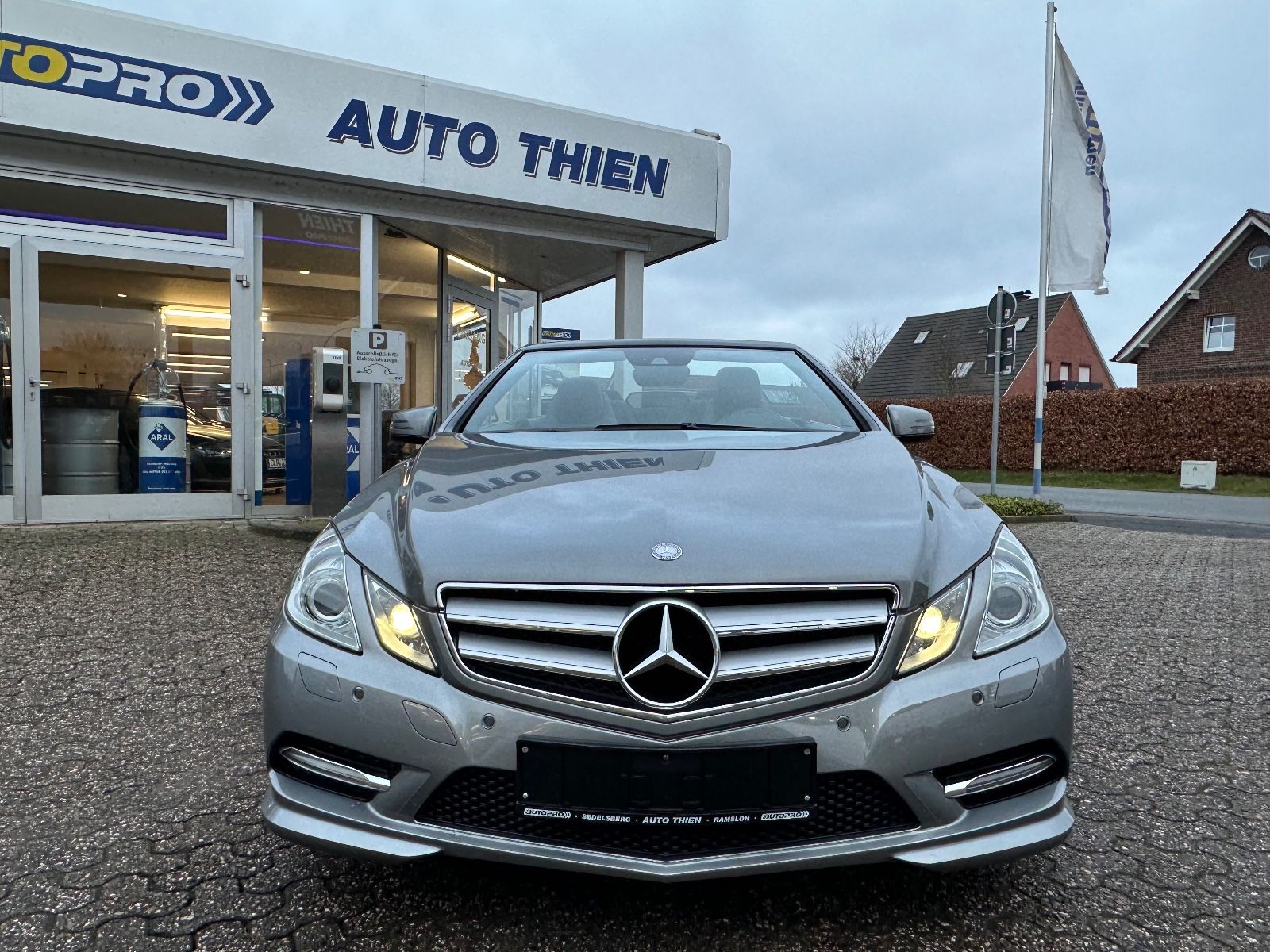 Fahrzeugabbildung Mercedes-Benz E 220 CDI Cabrio AMG BiXenon/AirScarf/Navi/Leder