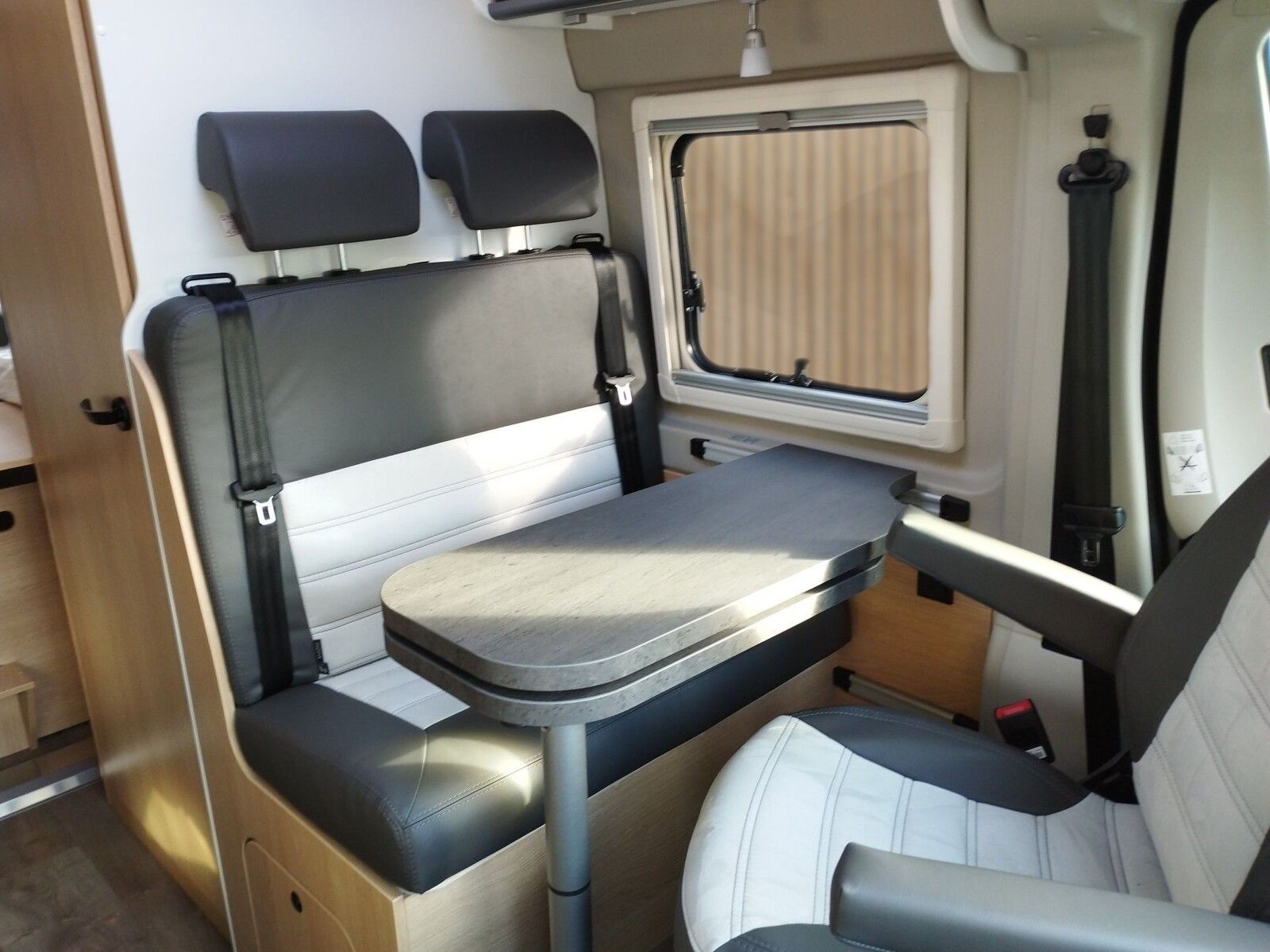 Fahrzeugabbildung Sunlight Adventure Cliff 602 Automatik, Dörr Edition, LTE