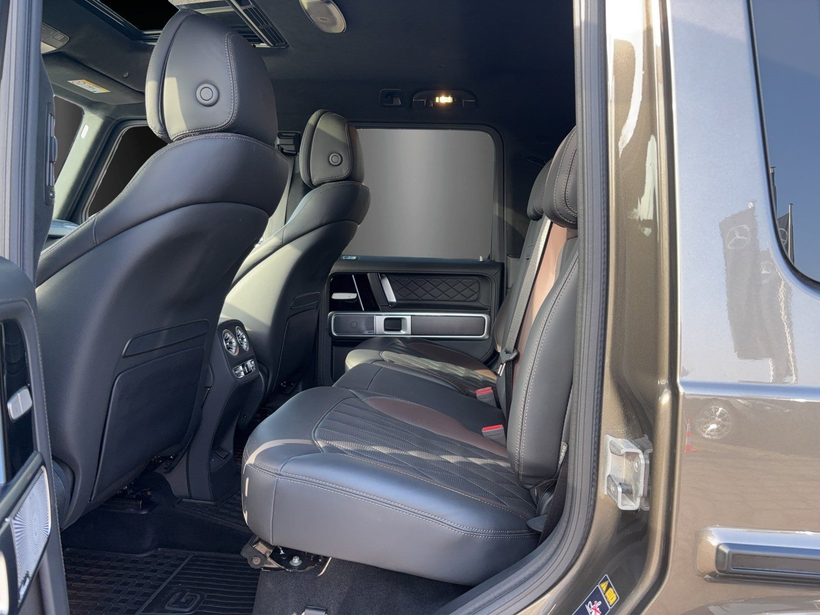 Fahrzeugabbildung Mercedes-Benz G450d Professlo SUPERIOR bicolour AHK Dachträger