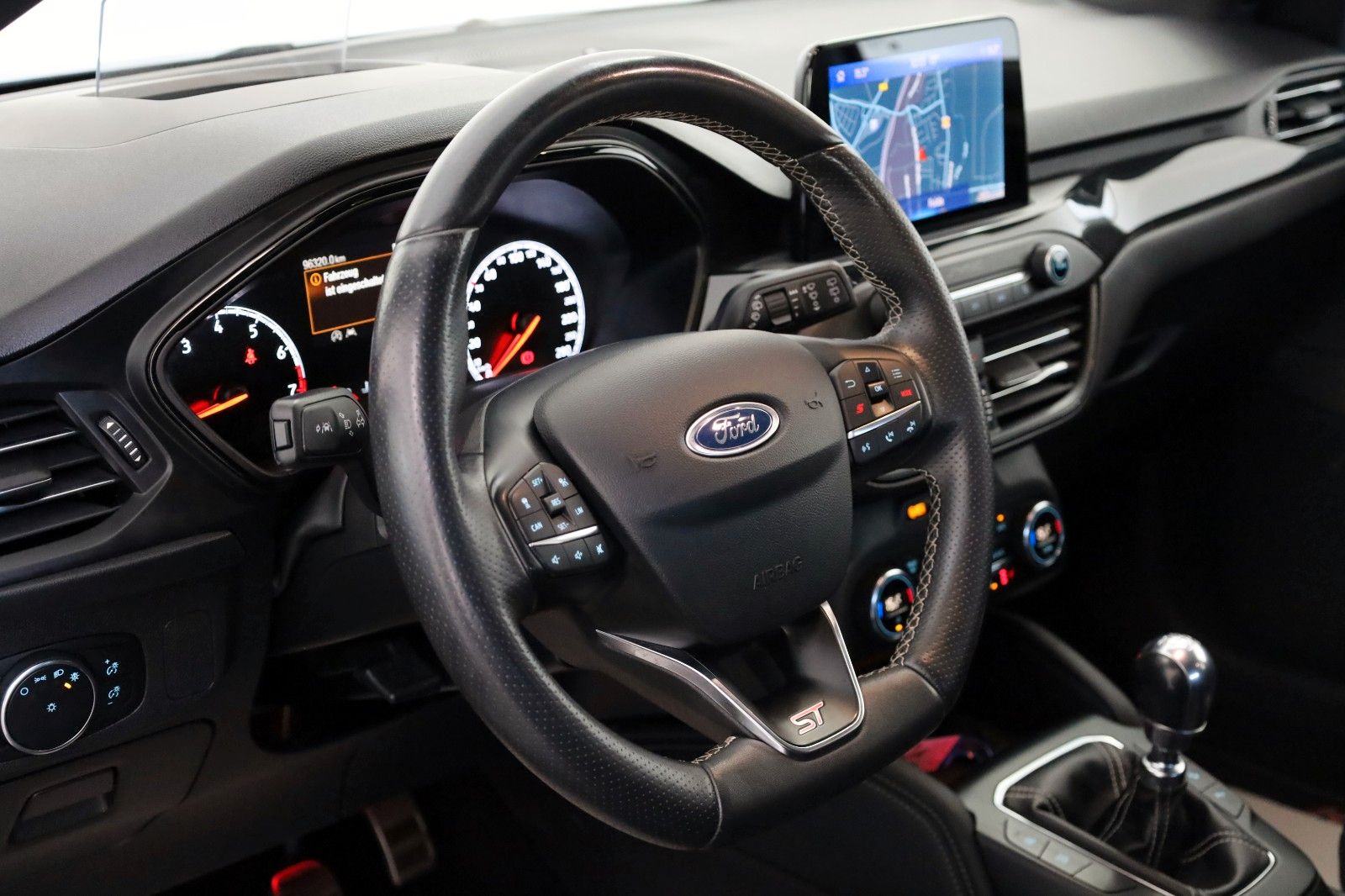 Fahrzeugabbildung Ford Focus Lim. ST Leder,Navi,LED,HeadUp,Panorama,B&O