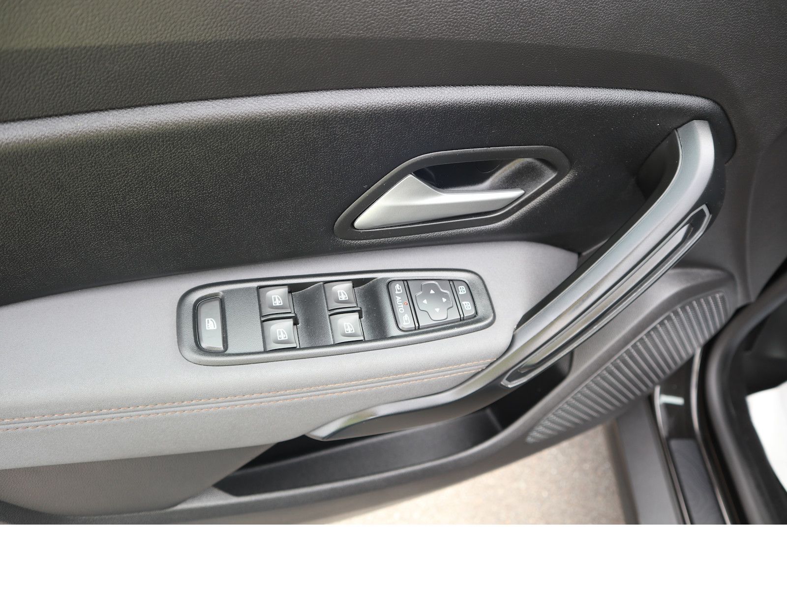 Fahrzeugabbildung Dacia Duster II Extreme 1hd Navi Tempo Scheckheftgepfl