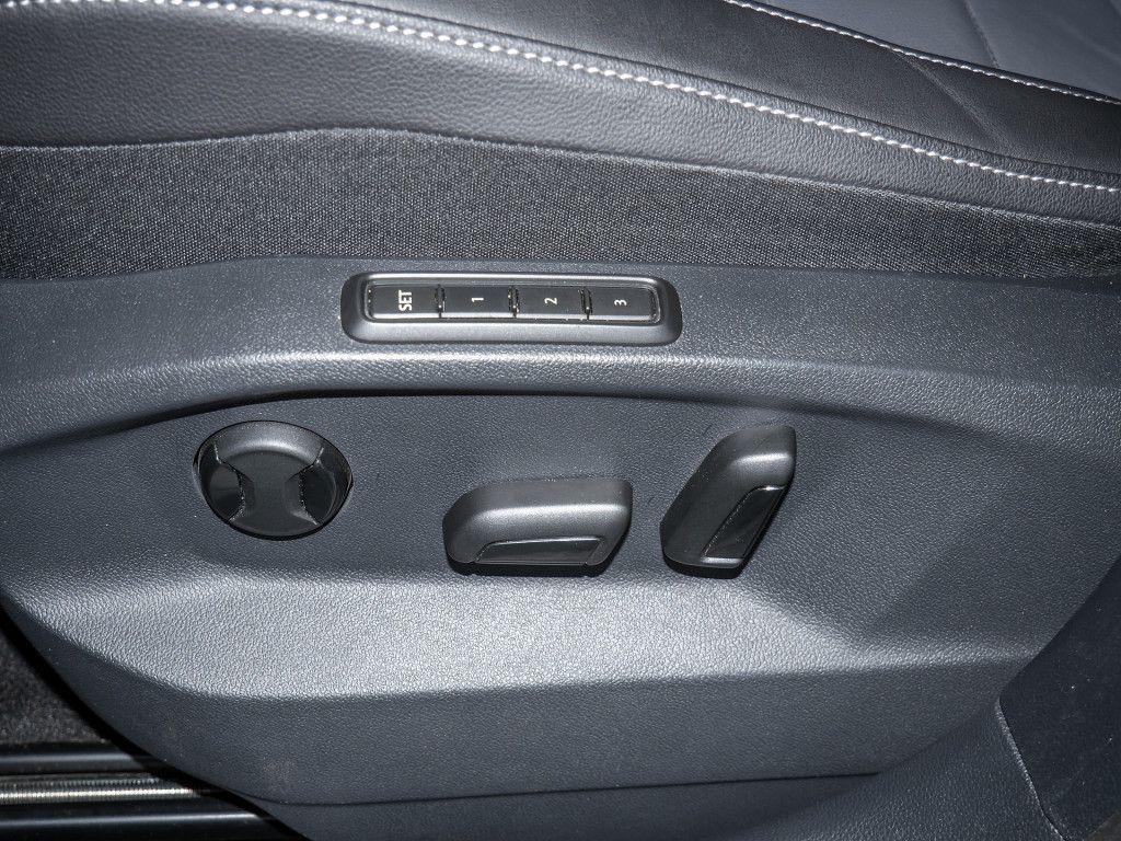 Volkswagen T-Roc 1.5 TSI DSG Style Pano Leder Standhzg., миниатюра 20