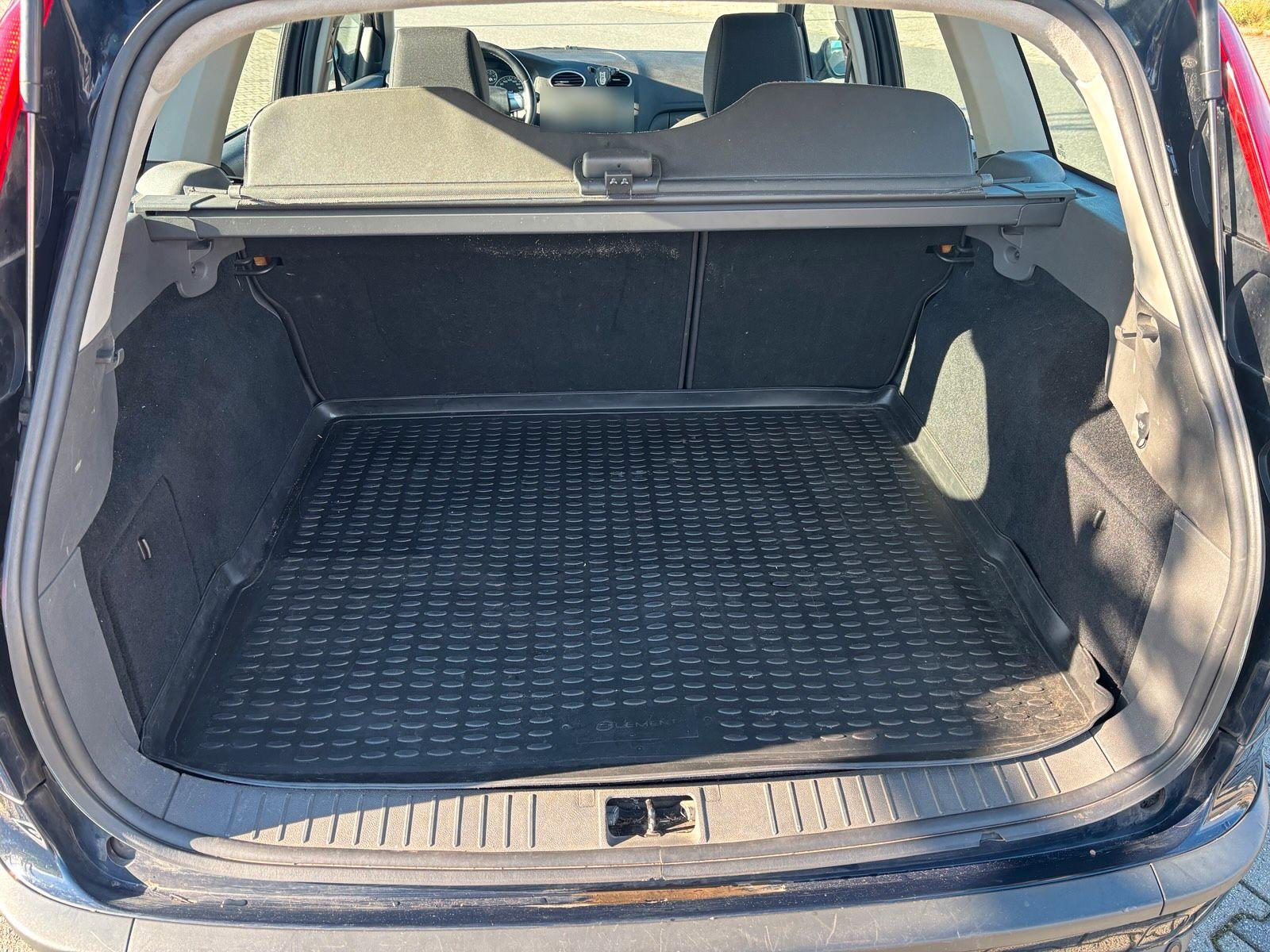 Ford Focus 2005 — photo 14