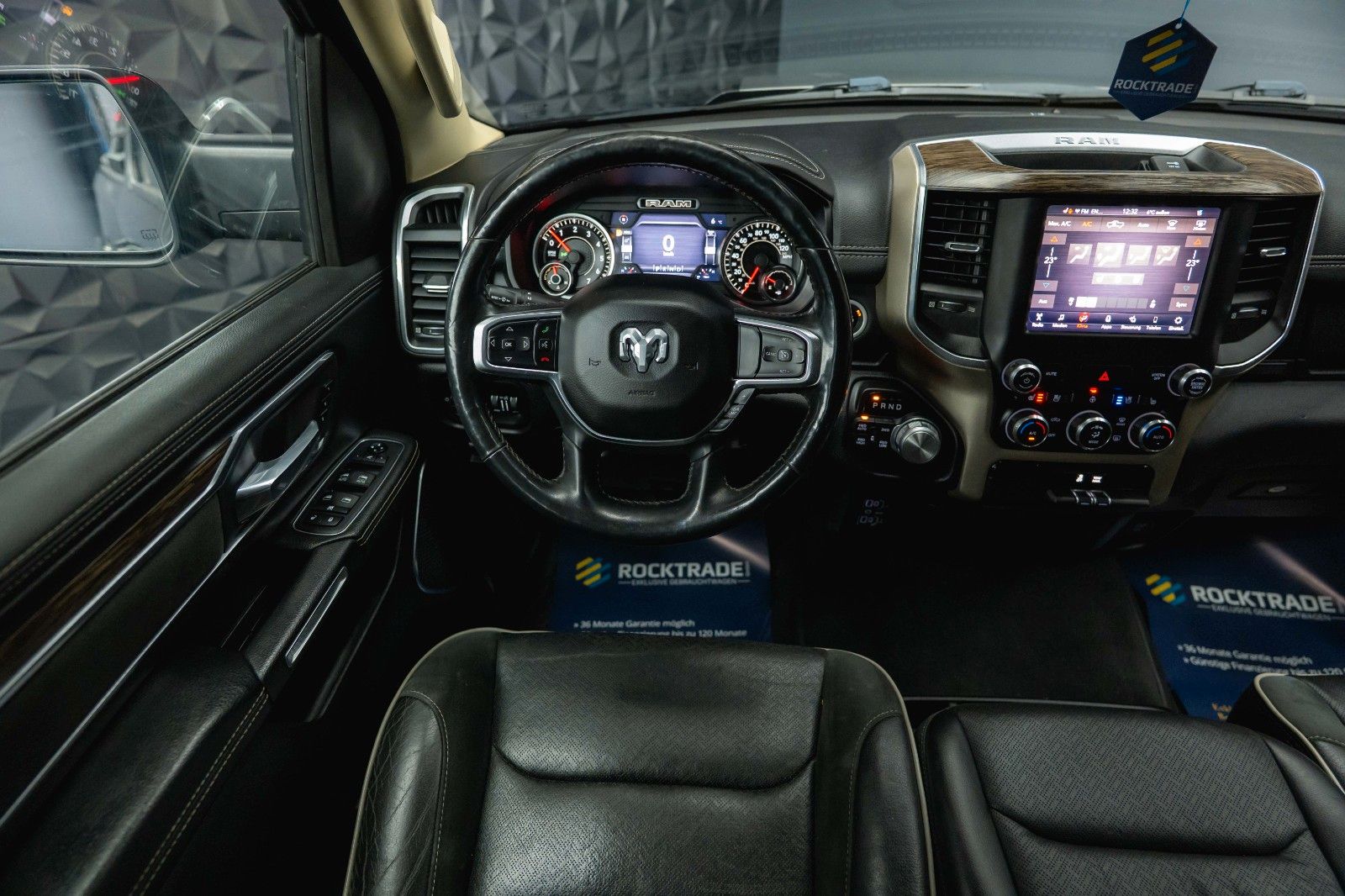 Fahrzeugabbildung Dodge RAM 5.7 V8 HEMI 4x4 LARAMIE Offroad Night LED