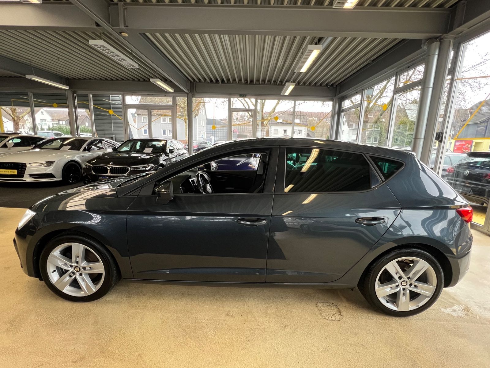 Fahrzeugabbildung SEAT Leon FR 1.5 TSI * AUTOMATIK *LED*
