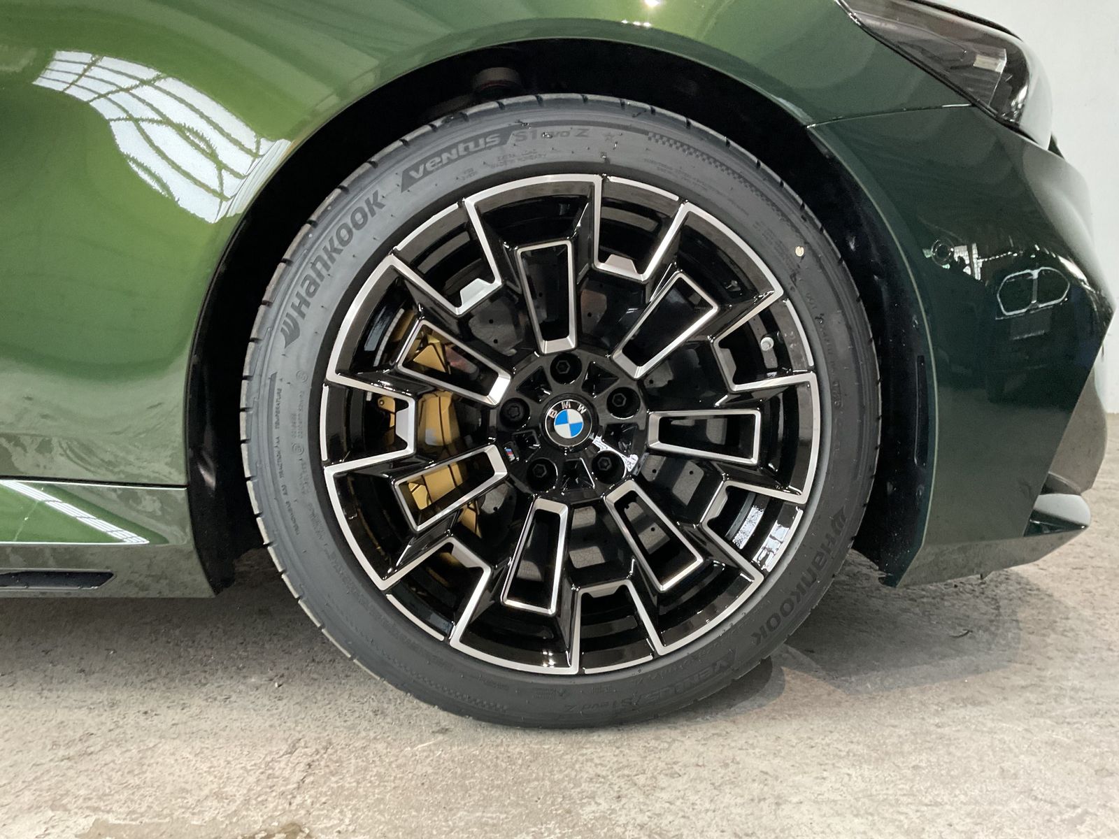 Fahrzeugabbildung BMW M5 Limousine *AHK *Sitzbelüftung *Komfortzugang