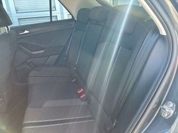 Volkswagen T-Roc - 9