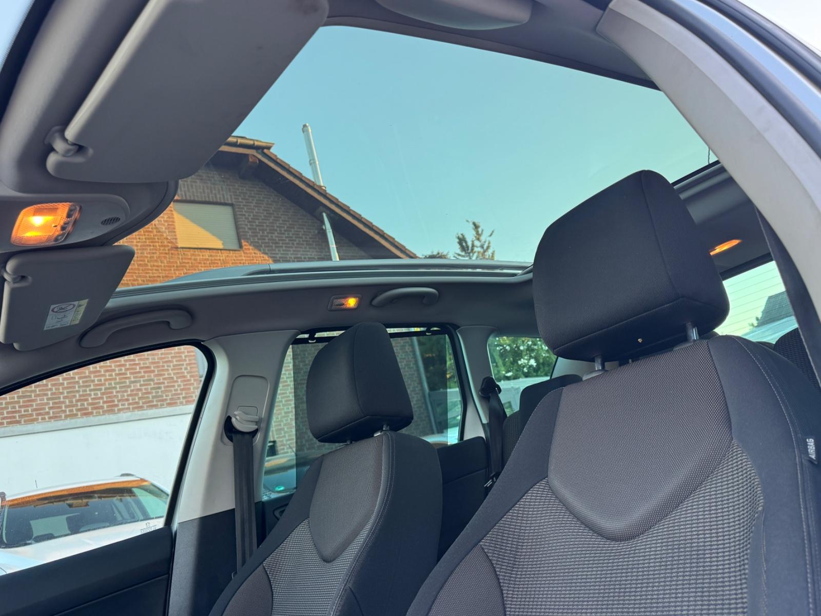 Peugeot 308 2014 — photo 10