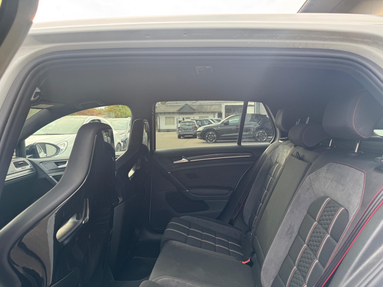 Volkswagen Golf VII 7 GTI Clubsport Recaro Schalensitze,ACC