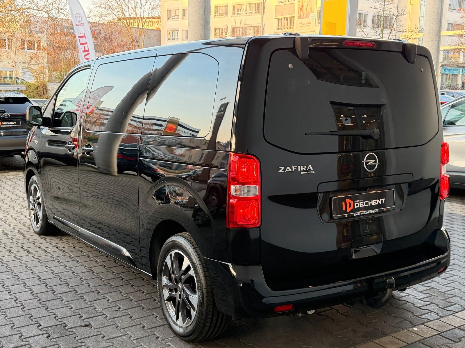 Fahrzeugabbildung Opel Zafira Life Elegance M AHK/Standheizung/8-Sitze!