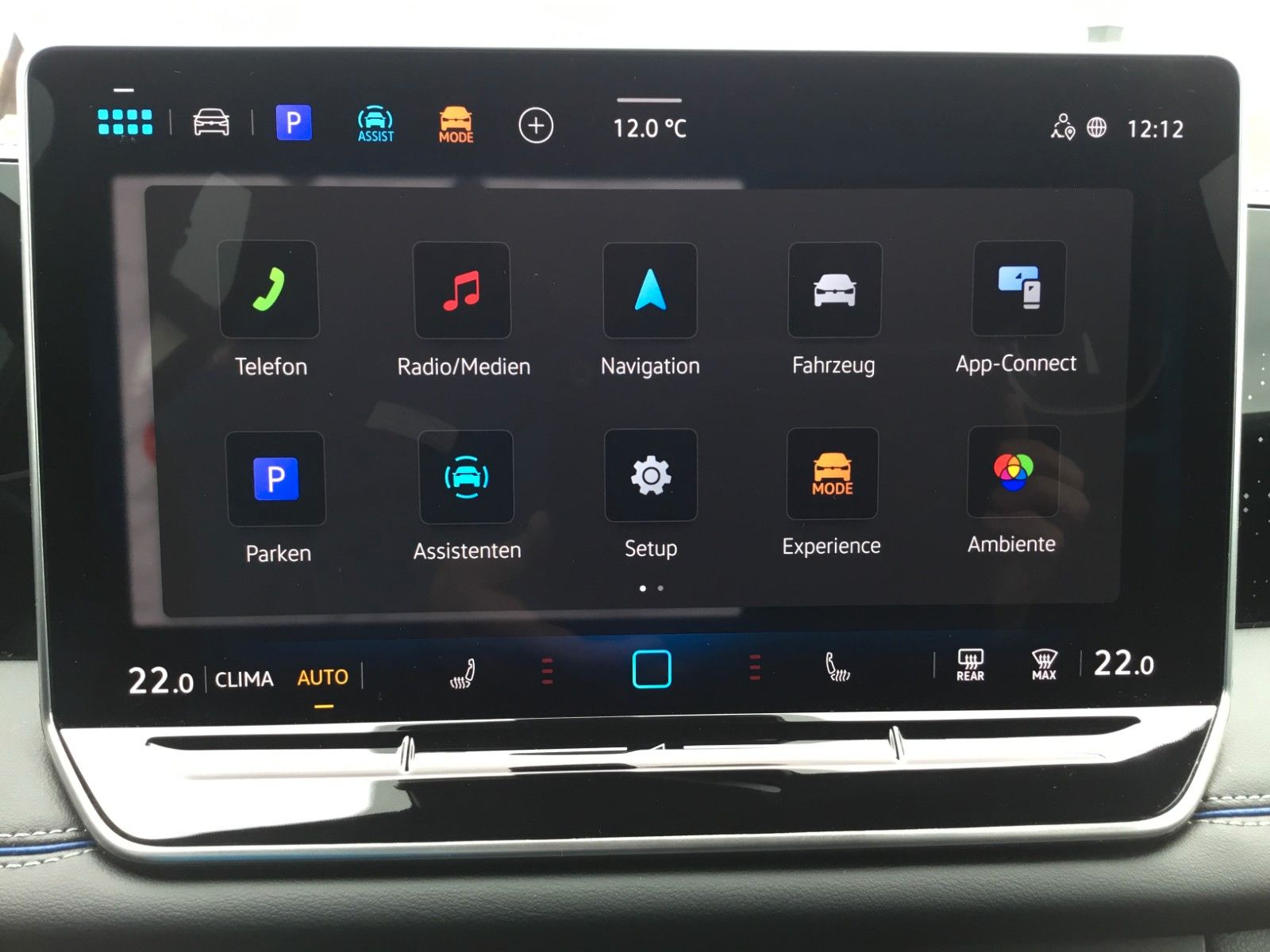 Fahrzeugabbildung Volkswagen Tiguan 1.5 eTSI DSG R-Line+AHK+19"+LED+Navi