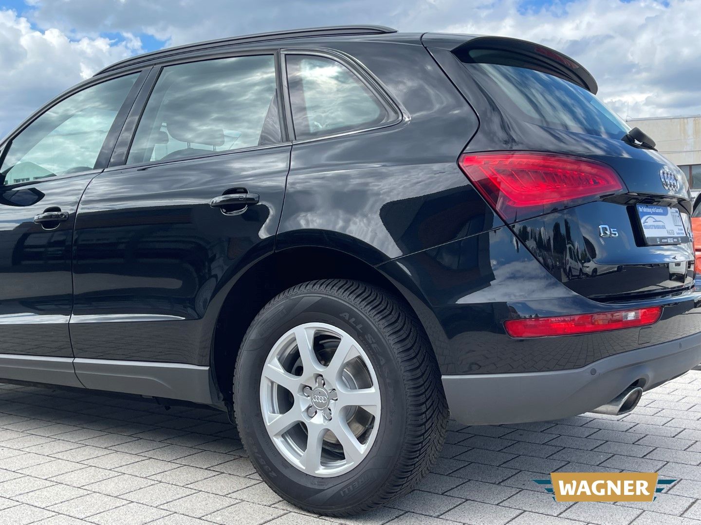 Fahrzeugabbildung Audi Q5 2.0 TFSI quattro Klimaautomatik Tempomat