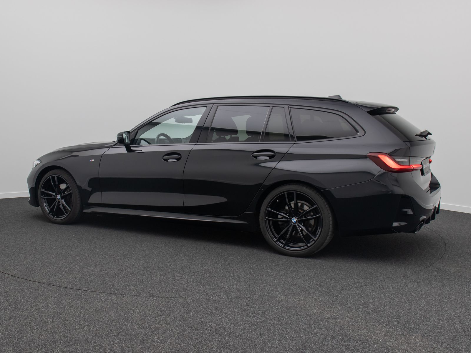 Fahrzeugabbildung BMW 320d M Sport AHK Stop&Go Alarm DAB Komfort 19Zol