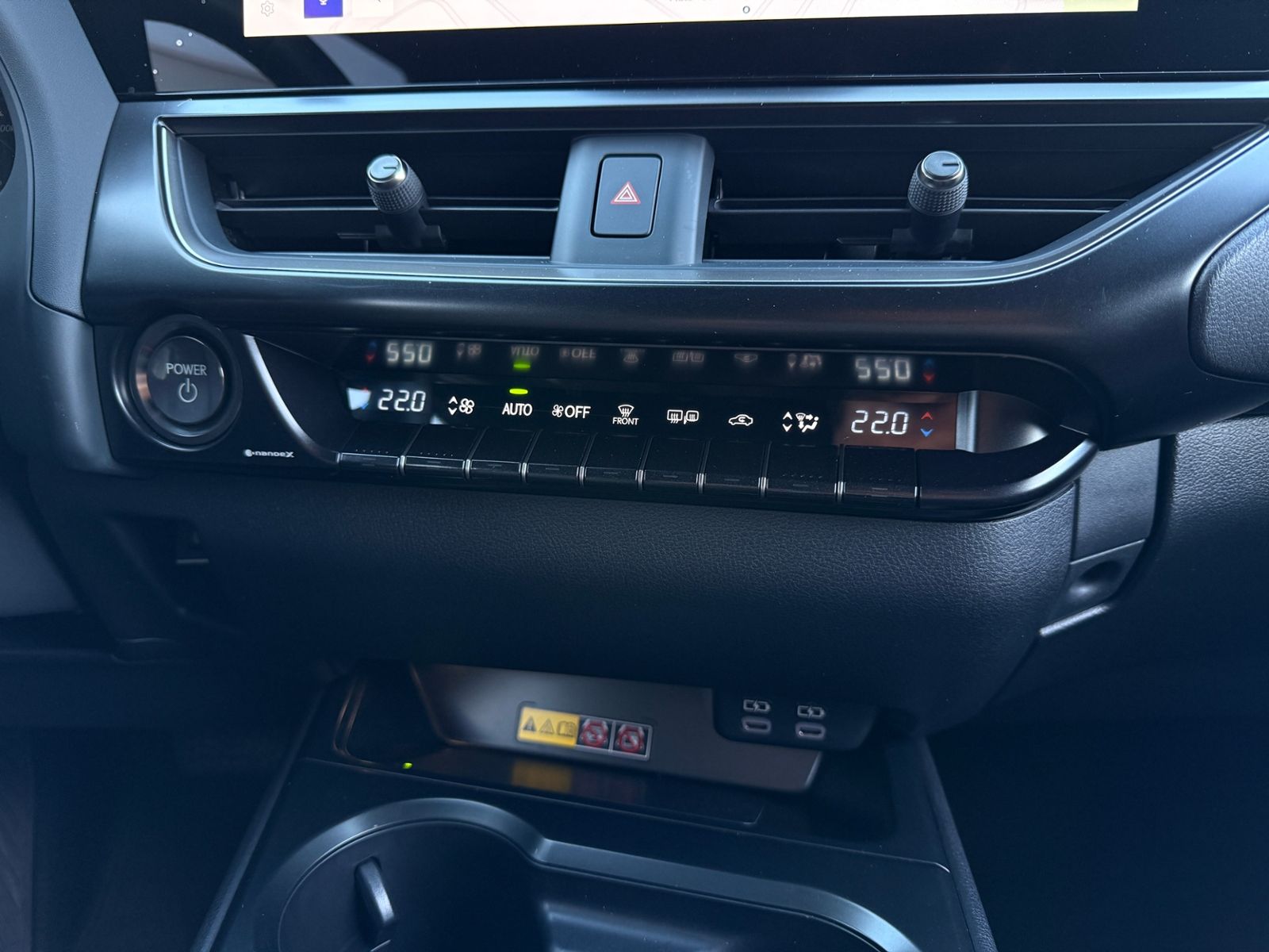 Fahrzeugabbildung Lexus UX 300 h F Sport Design LED NAV ACC RFK SHZ