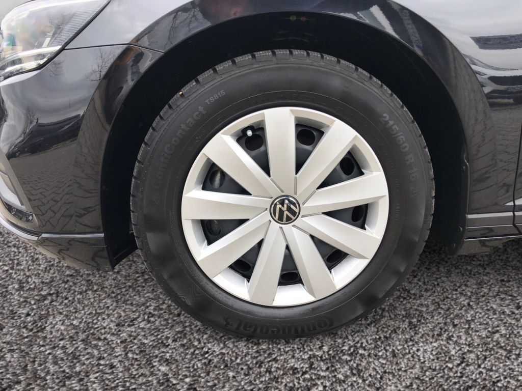 Fahrzeugabbildung Volkswagen Passat Variant 2.0 TDI Navi AHZV Winter AHZV