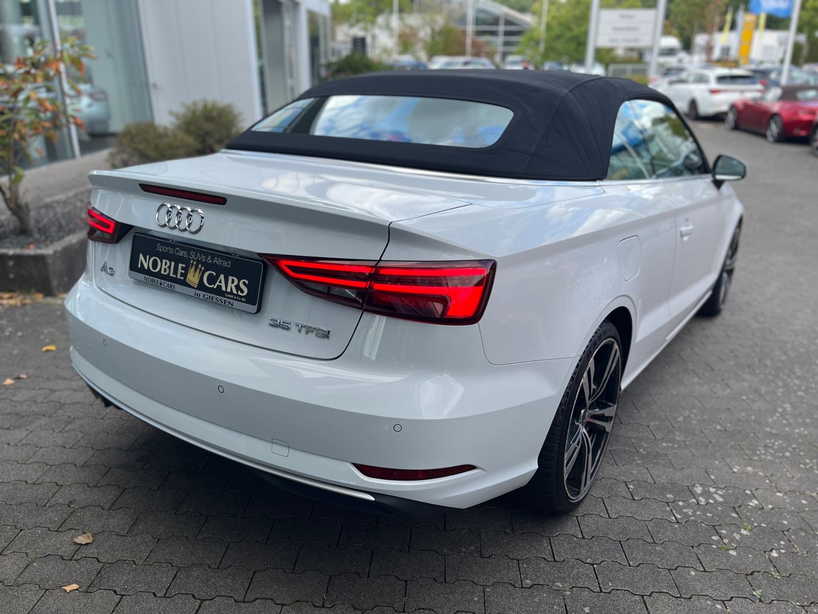 Fahrzeugabbildung Audi A3 Cabriolet Sport 35 TFSI S tronic AHK NAVI LED