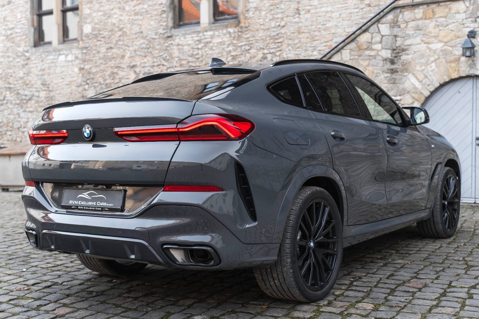 Fahrzeugabbildung BMW X6 xDrive 30 d M Sport LED AHK CARPLAY H&K HUD