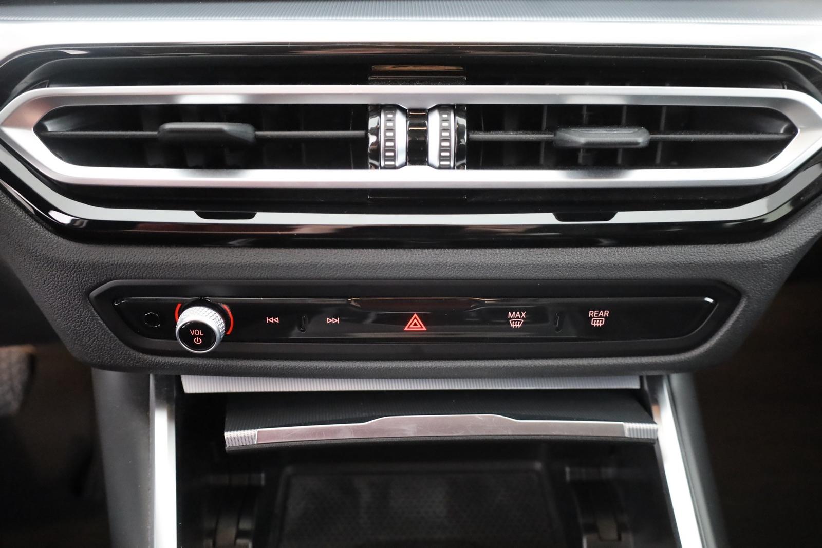BMW 3 Series i Touring LED Navi Teilleder AHK Totwinkel, миниатюра 12