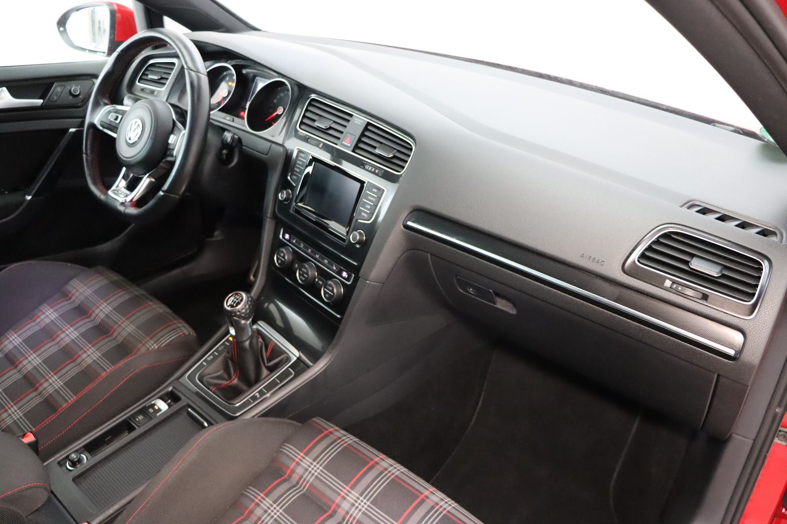 Fahrzeugabbildung Volkswagen Golf 2.0 TSI GTI * Standheizung * PDC