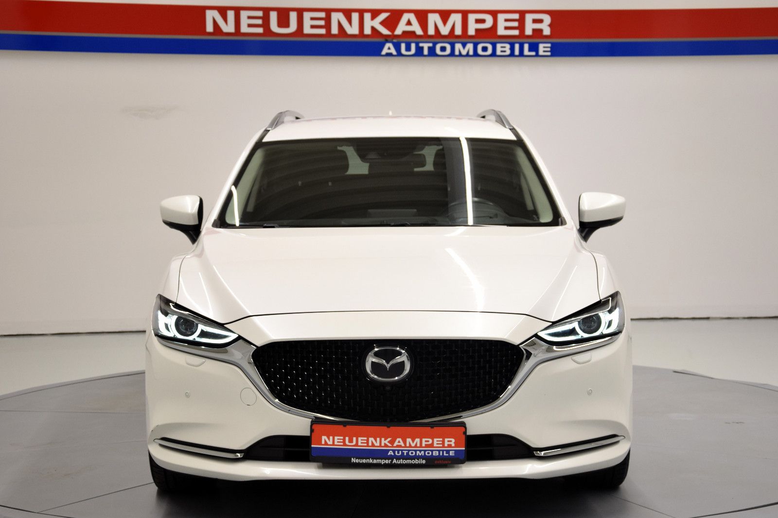 Fahrzeugabbildung Mazda 6 Kombi Signature LED NAVI HeadUp 1.Hand 360° 19