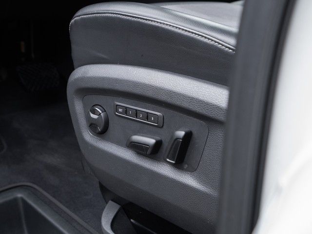 T6 Multivan 6.1 Generation Six TDI DSG 4M. Stand