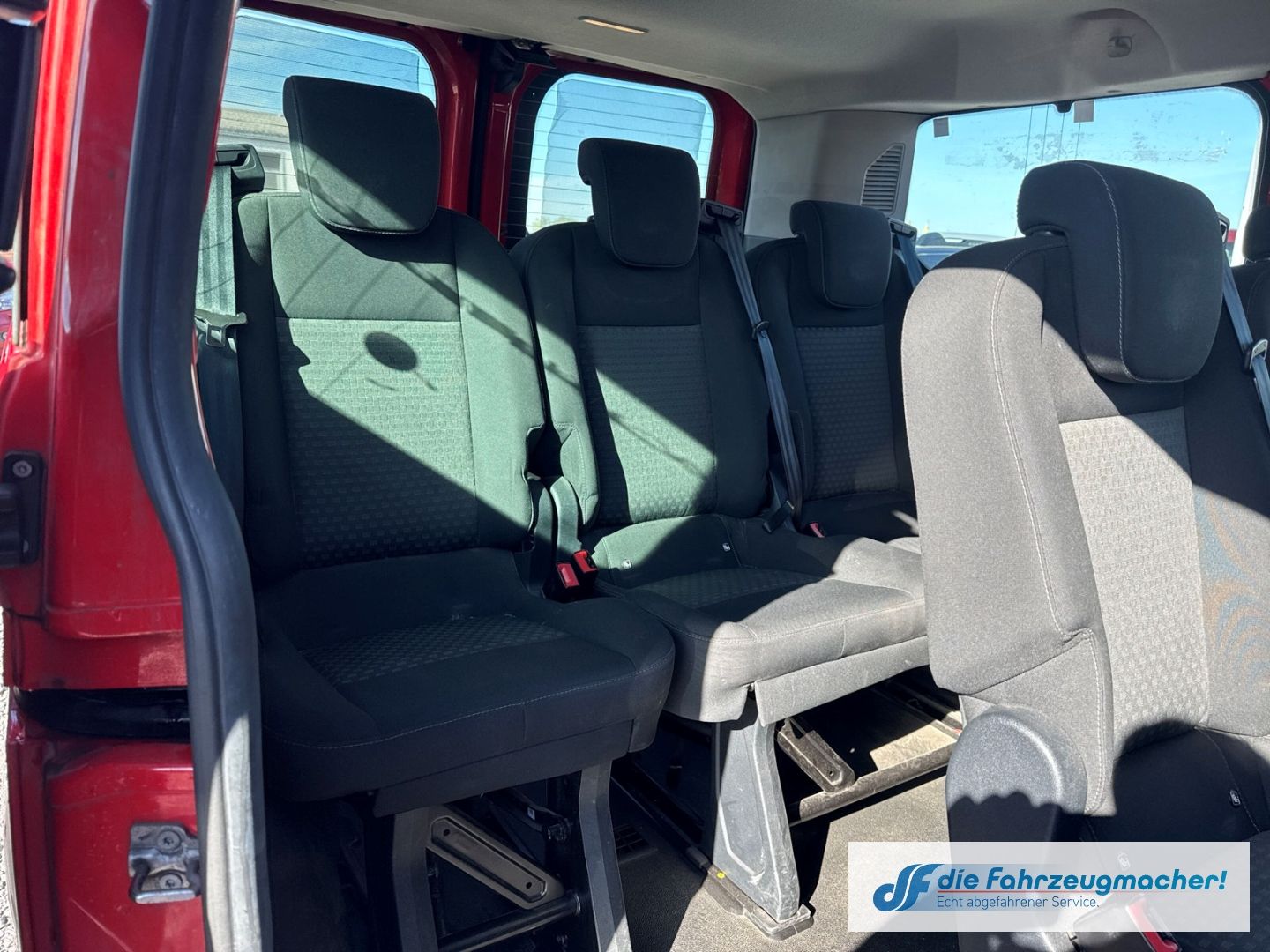 Fahrzeugabbildung Ford Transit Custom Tourneo 320 L1 Trend *EXPORT*4143