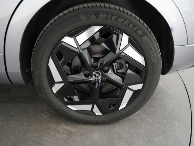 Grandland GSe PHEV 4X4 AT+AHK+NACHTSICHT+NAVI+36