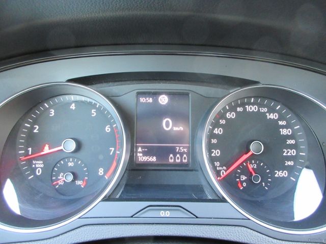 Passat Variant 1.5 TSI LED/NAVI+VZE+RFK/BUSINNES